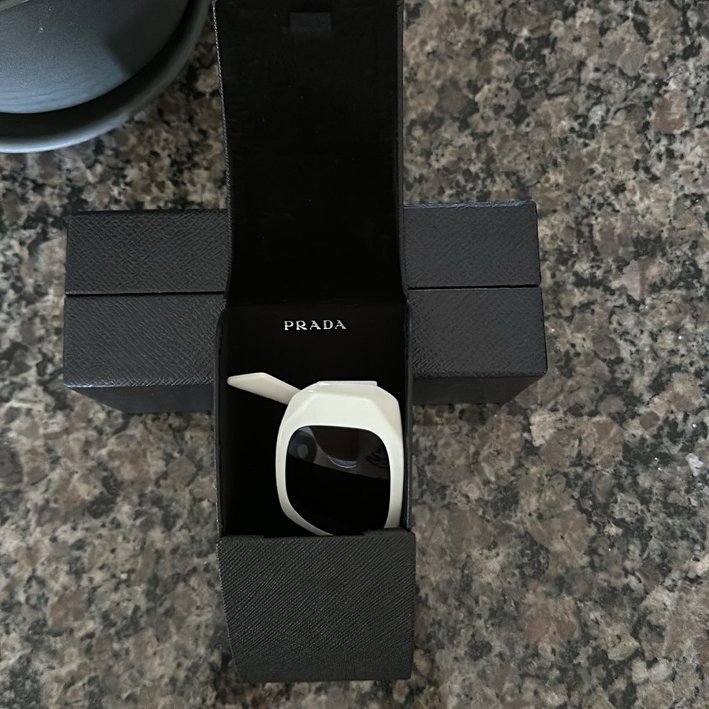 Brand new Prada PR 17WS White Sunglasses - Picture 4 of 5
